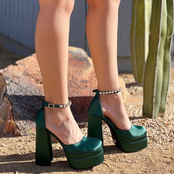 Green Satin Rhinestone Platform Mary Janes Heels Pumps Aevitas - Picture 2 of 3